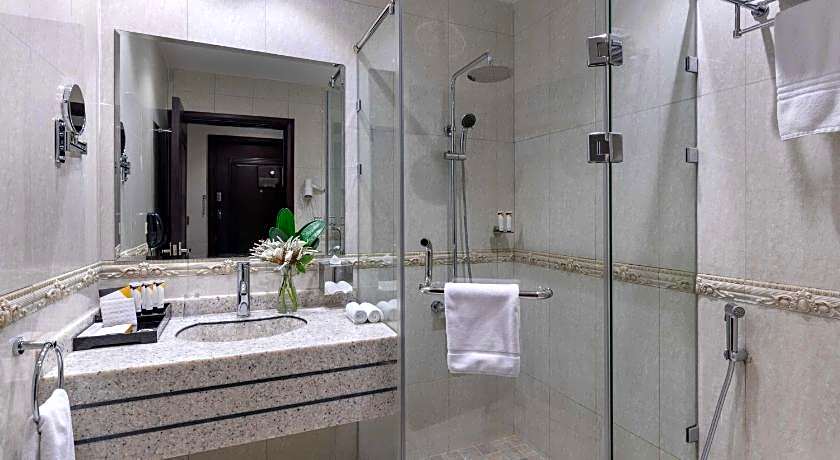 WARWICK AL JUBIAL HOTEL
