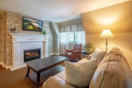 The Victoria Two Bedroom Two Bathroom Suite