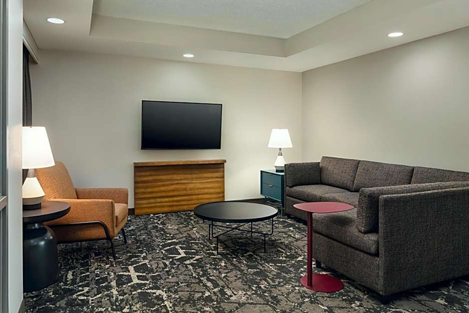 Embassy Suites by Hilton Hampton Convention Center