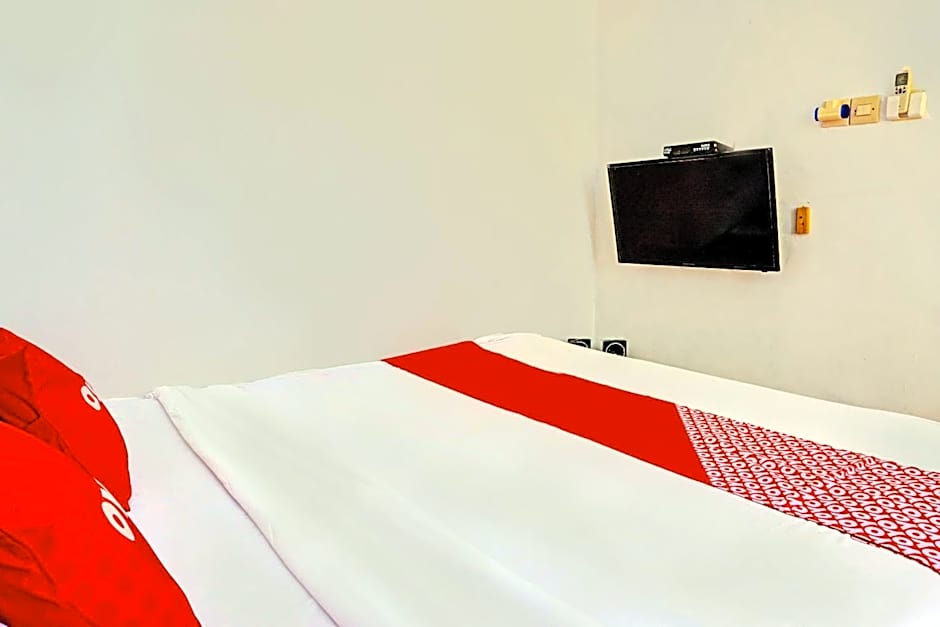 OYO Life 92021 Dua Putra Homestay Klayar