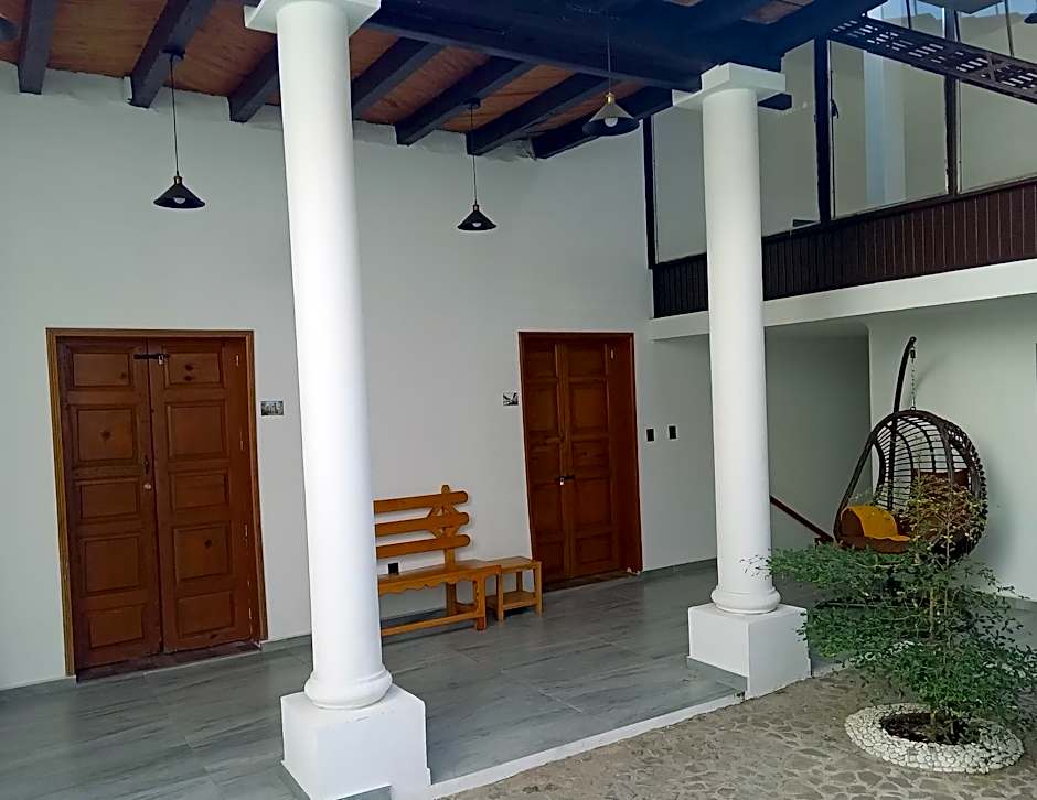 El Salto de Camela - Vera y Espín Hostal