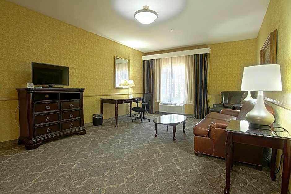 Azure Hotel & Suites Ontario, A Trademark Collection Hotel