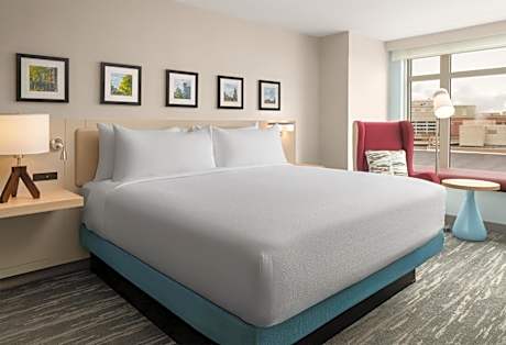 King Room with Roll-In Shower - Mobility/Hearing Accessible