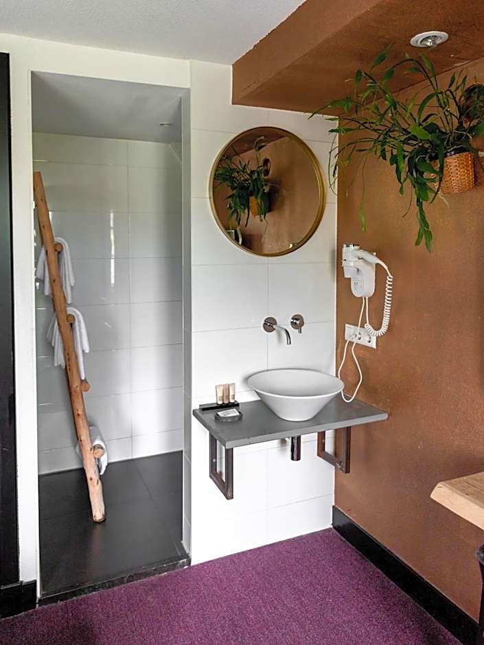 Wolf Hotel Kitchen & Bar