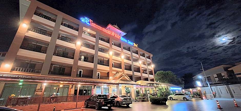 Rayong Lanna Hotel