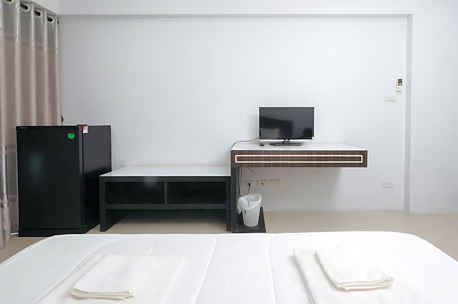 Creston Grand Hotel Suphan Buri