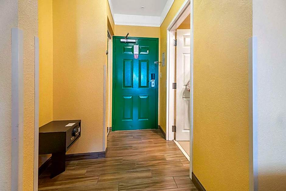 Quality Inn & Suites Galveston - Beachfront