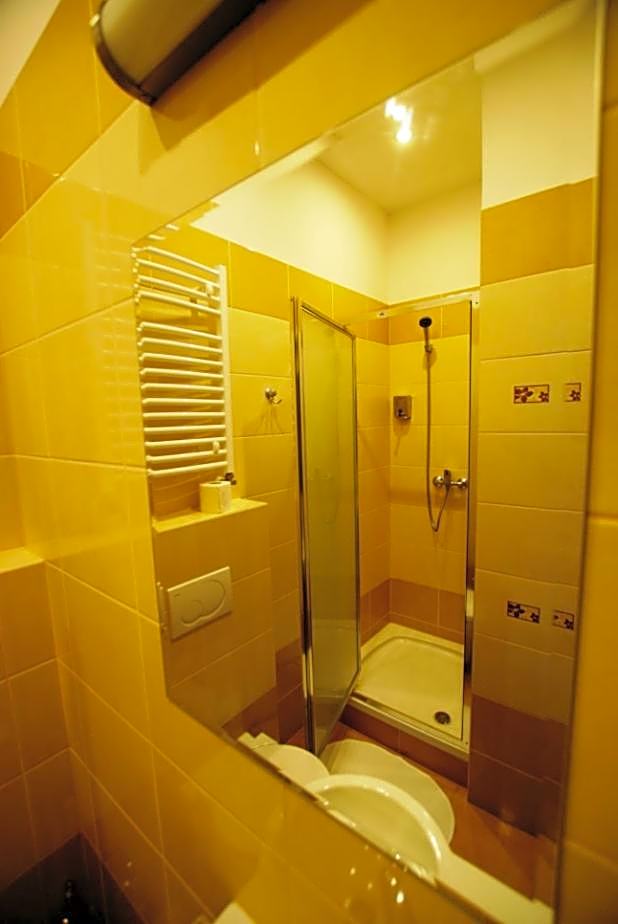 Dom Wycieczkowy PTTK "TURYSTA"