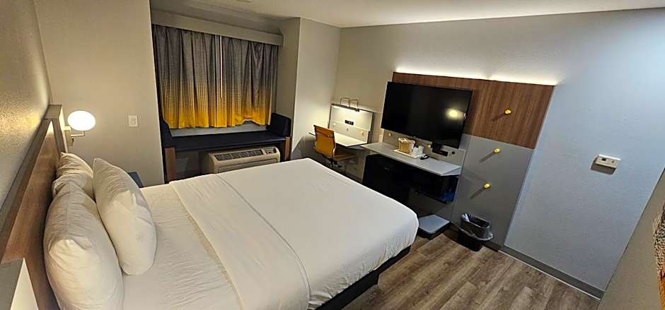 Microtel Inn & Suites by Wyndham Tulsa  Catoosa/Route 66