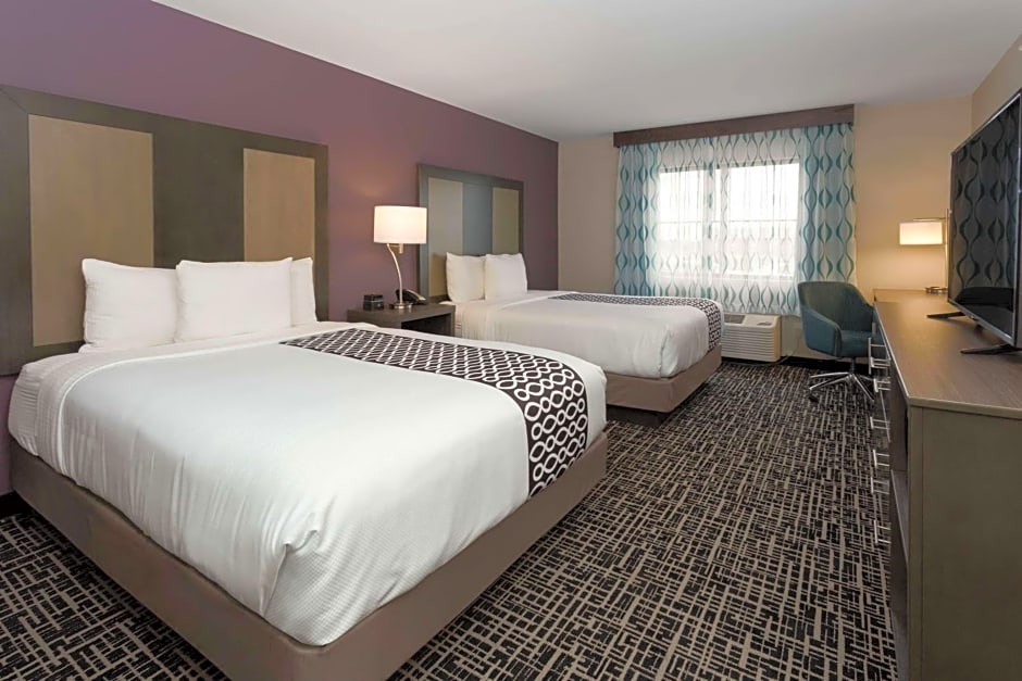 La Quinta Inn & Suites by Wyndham Wichita Airport