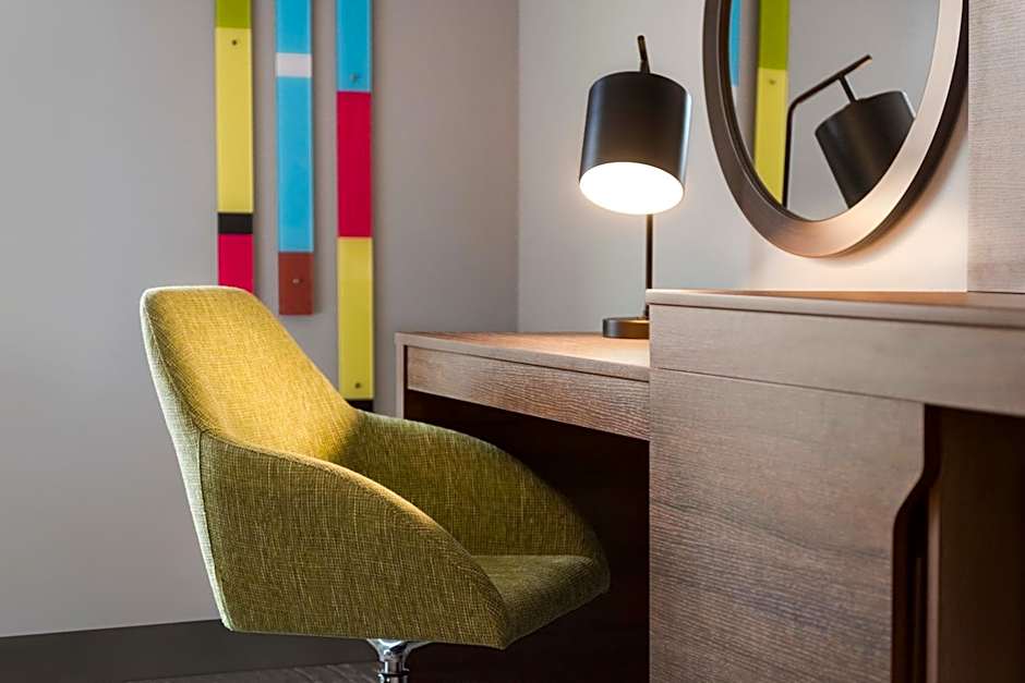 Hampton Inn & Suites Kelowna, British Columbia, Canada