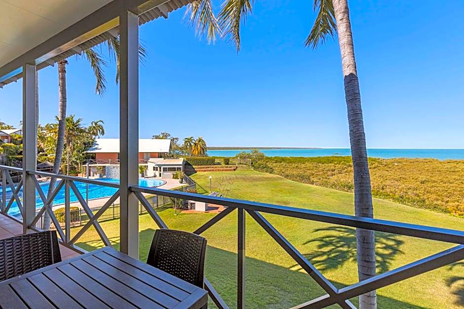 Moonlight Bay Suites