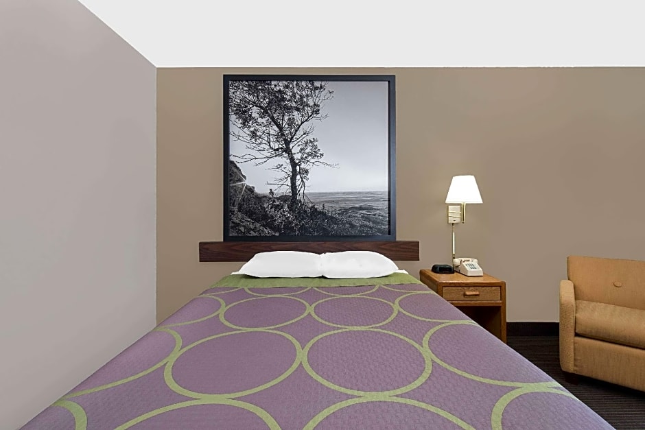 Super 8 by Wyndham Lisbon