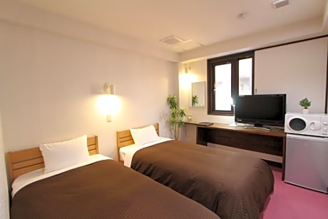 Twin Room - Non-Smoking