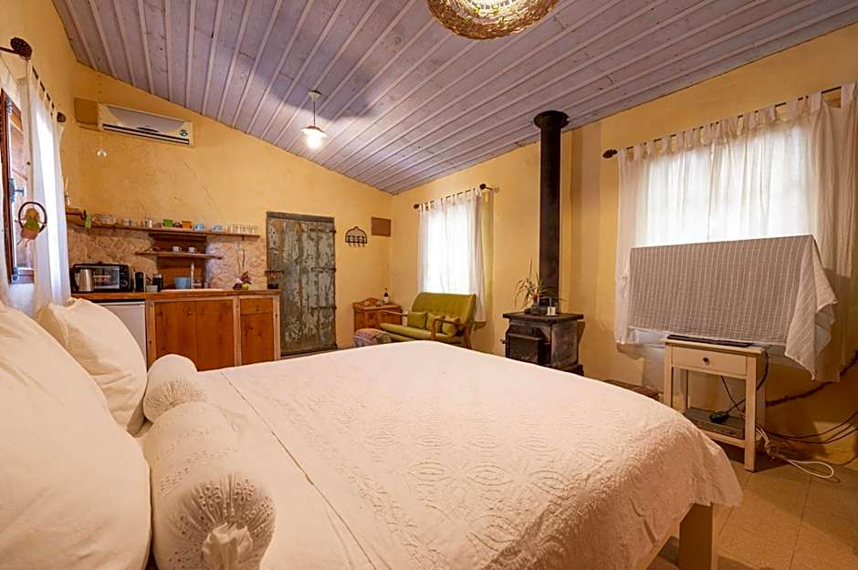 Hemdatya Stone Suites In The Galilee