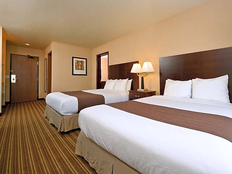 Yellowstone West Gate Hotel