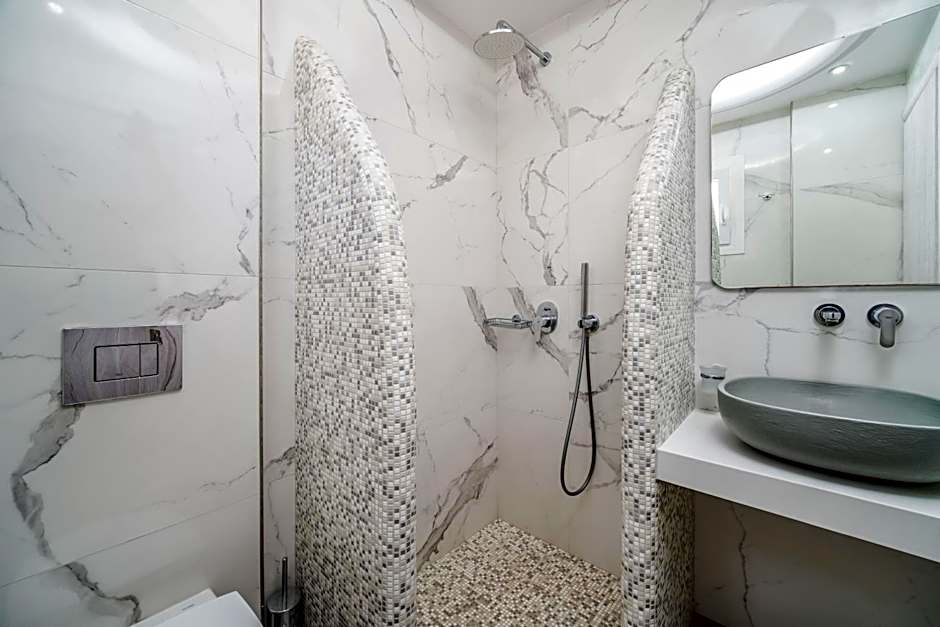 Emmanouela Studios & Villas