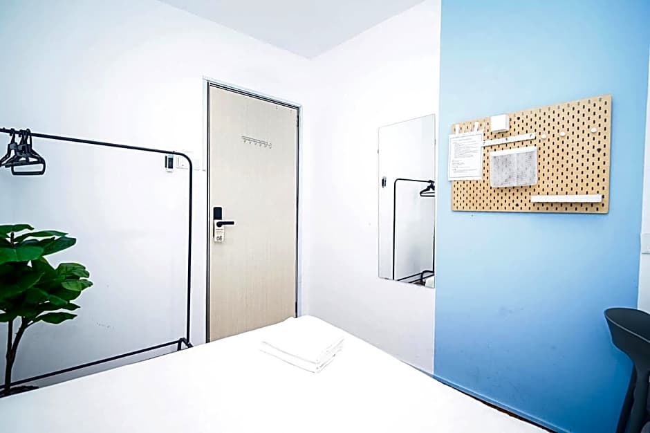 Swing & Pillows @ Beach Street