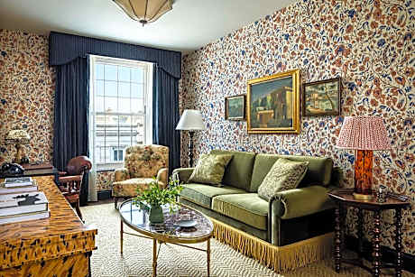 Princeton One-Bedroom King Suite