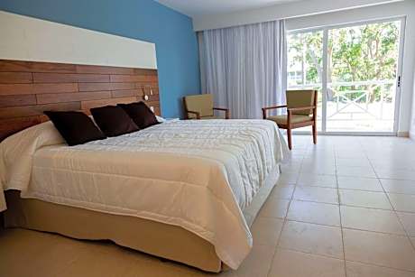 Superior Room with One King, Non-Smoking