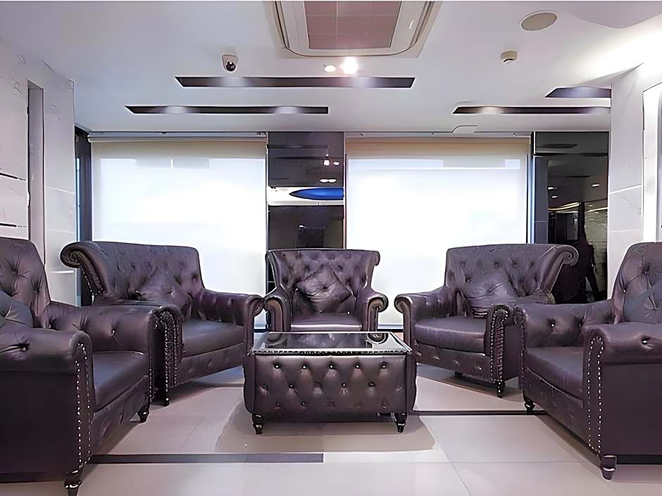 Gusto Pratunam Hotel