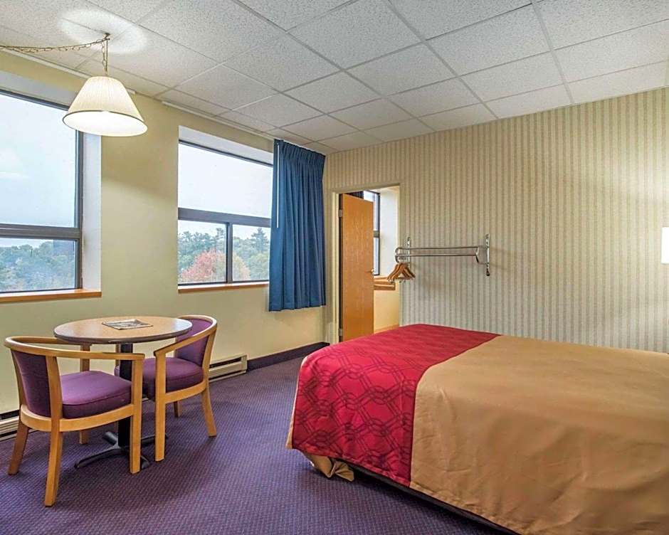 Econo Lodge Manchester