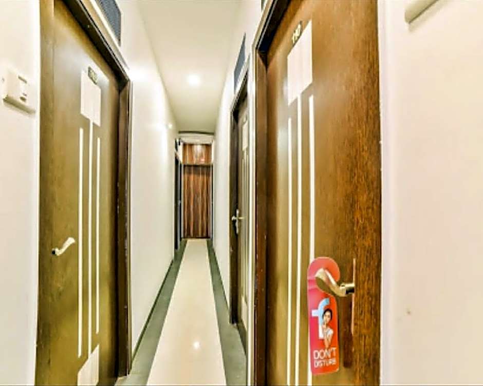 Hotel Bently – Bombay/ Mumbai, KY