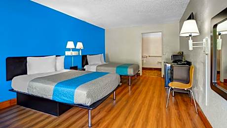 1 Double Bed, Mobility Accessible, Bathtub, Nonsmoking