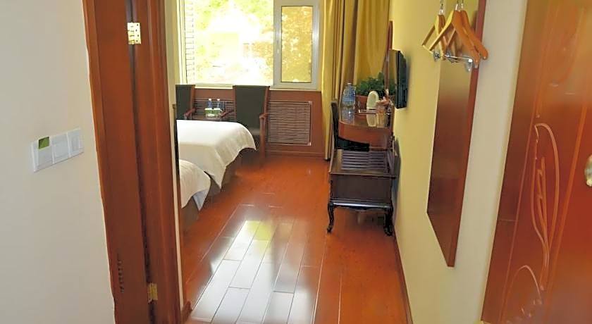 GreenTree Inn WeiFang QingZhou Middle HaiDai Road Electric Power Shell