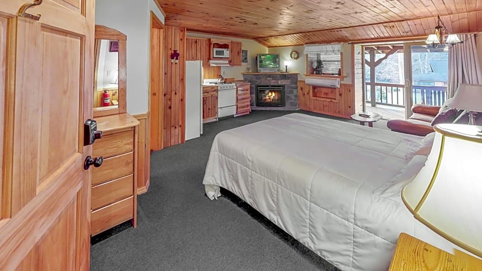 Rough Cut Lodge