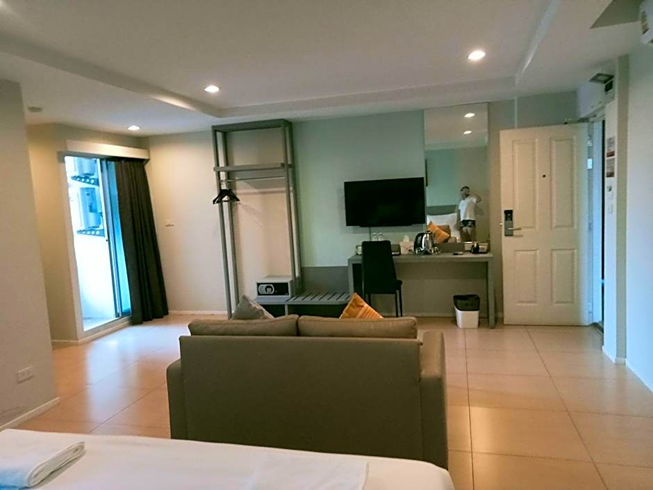 Zircon Hotel