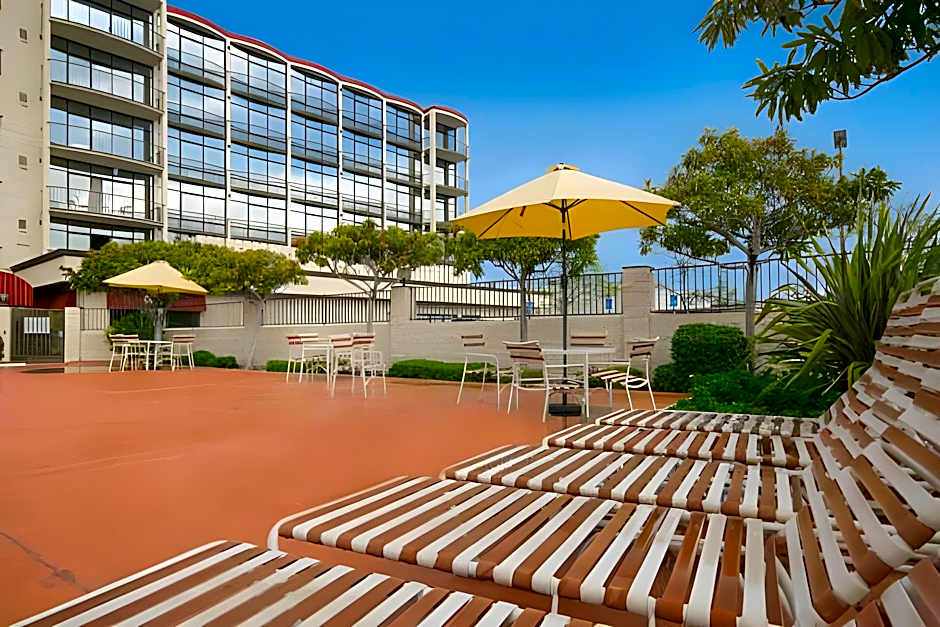 Oakland Airport Executive Hotel