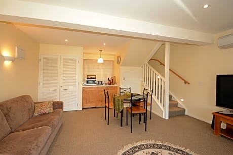 Baldwin Street Retreat