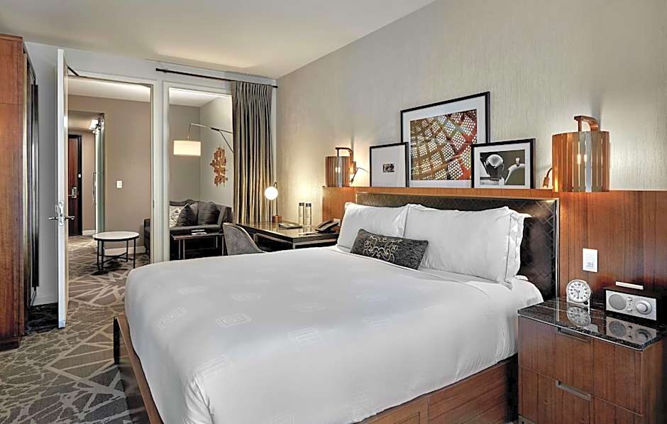 LondonHouse Chicago, Curio Collection by Hilton