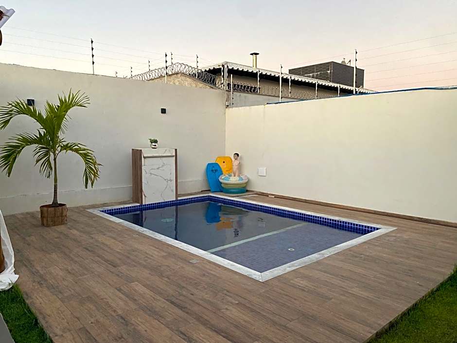 CASA COM PISCINA NA PRAIA