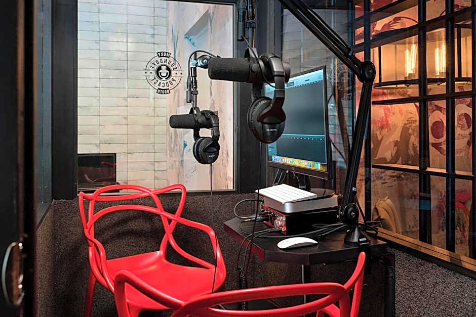 Moxy by Marriott Chicago Downtown