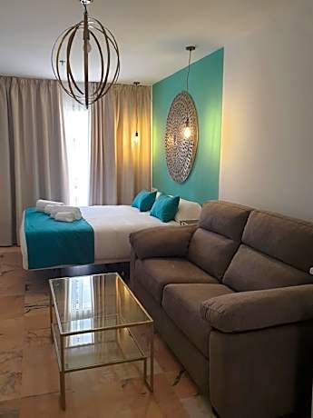 Studio, 1 Queen, Sofa bed