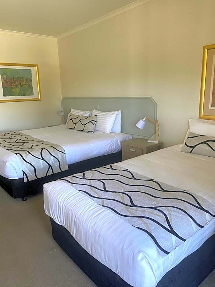 Deniliquin Country Club Motor Inn