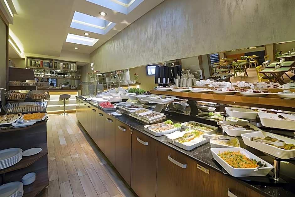 The Meretto Hotel LALELi