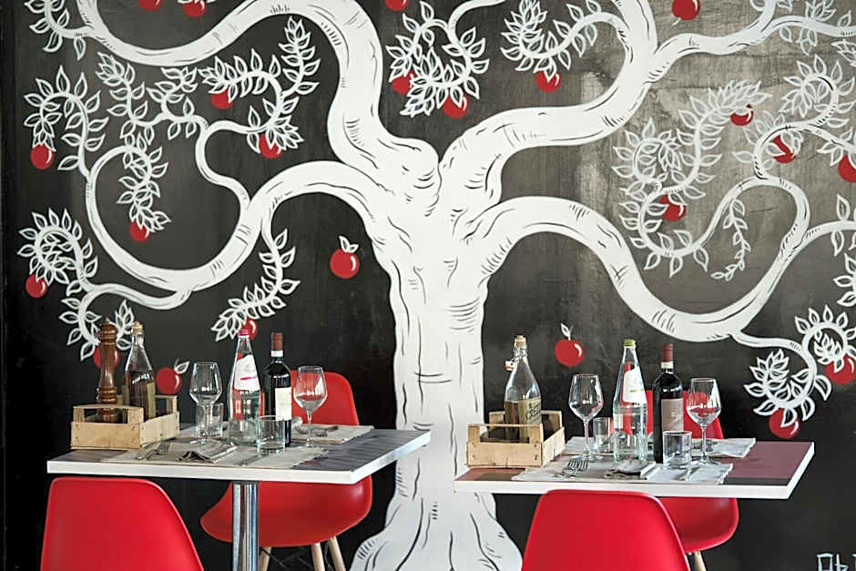 LH Hotel Arca Street Art