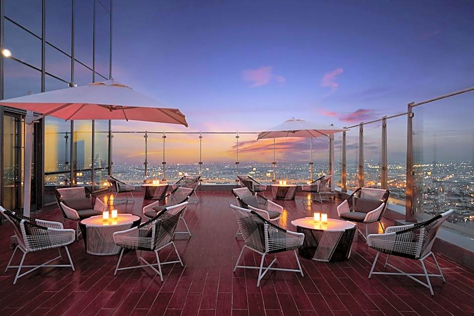 Vinpearl Landmark 81, Autograph Collection