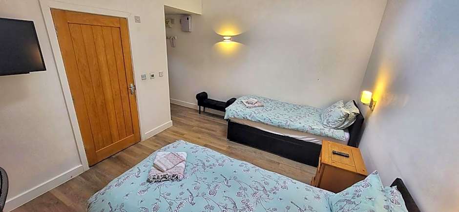 Deepcut Lodge Bed & Breakfast Self Service