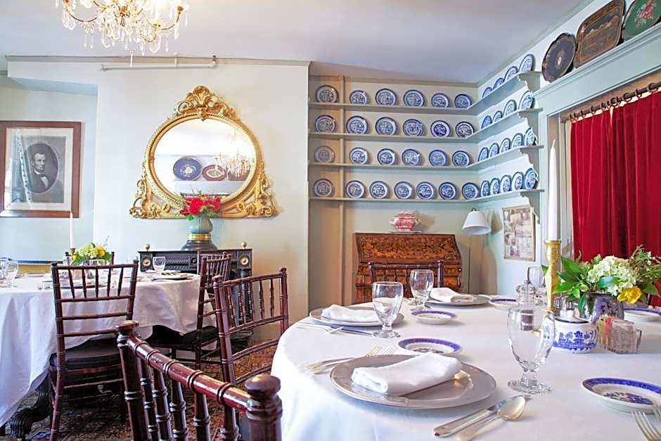 The Red Lion Inn