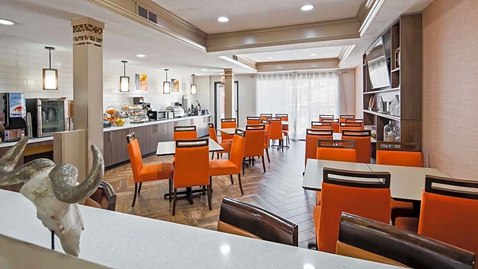 Best Western Plus Addison Dallas Hotel