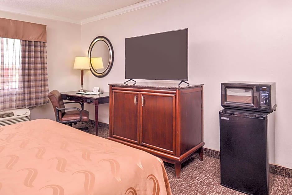 Quality Inn and Suites Beaumont