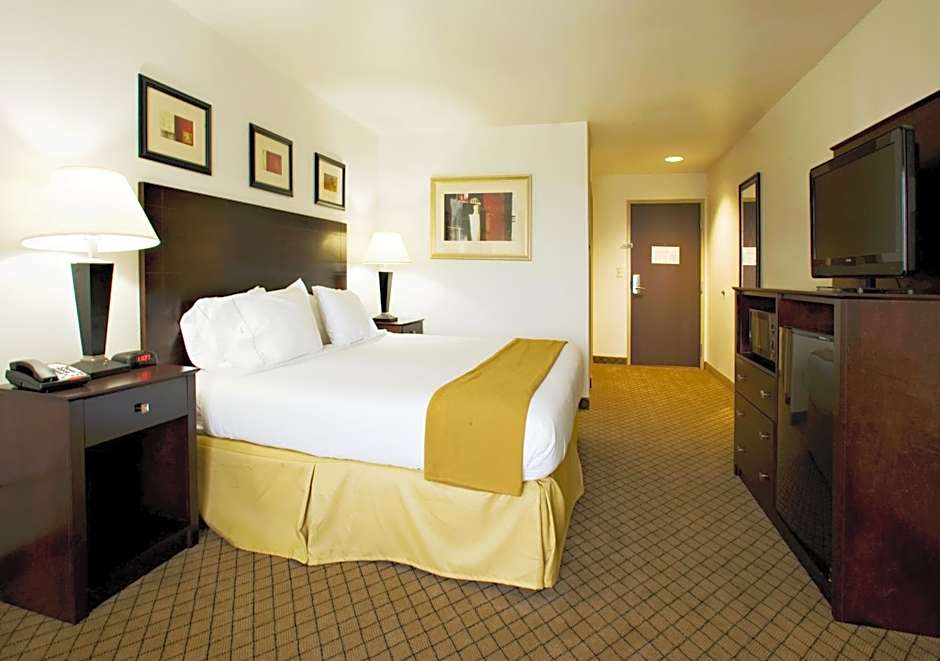 Photo 1 of 2 of Standard 1 King Bed