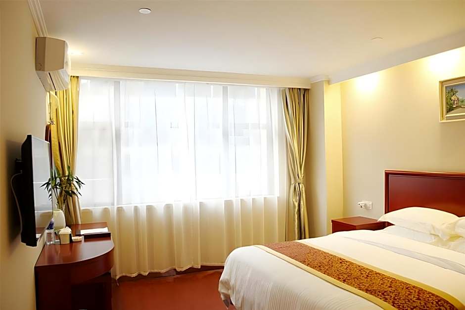 GreenTree Inn Zhenjiang Jurong Yalong Business Hotel