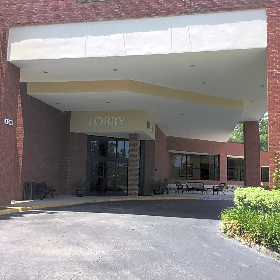 Days Inn & Suites by Wyndham Tallahassee Conf Center I-10