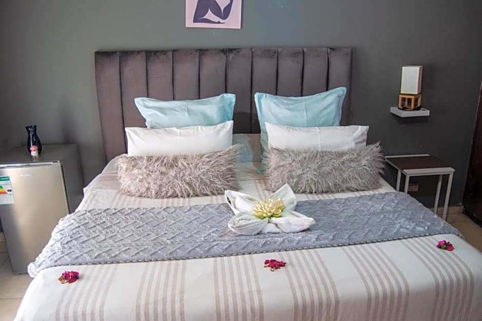 Warmbaths Thai Spa and Guest House