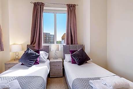 Luxury 2 Bedroom Apt. 05 + Parking in Maidenhead